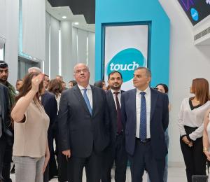 وزير الاتّصالات يزور مبنى تاتش ويطّلع على شؤون الشركة